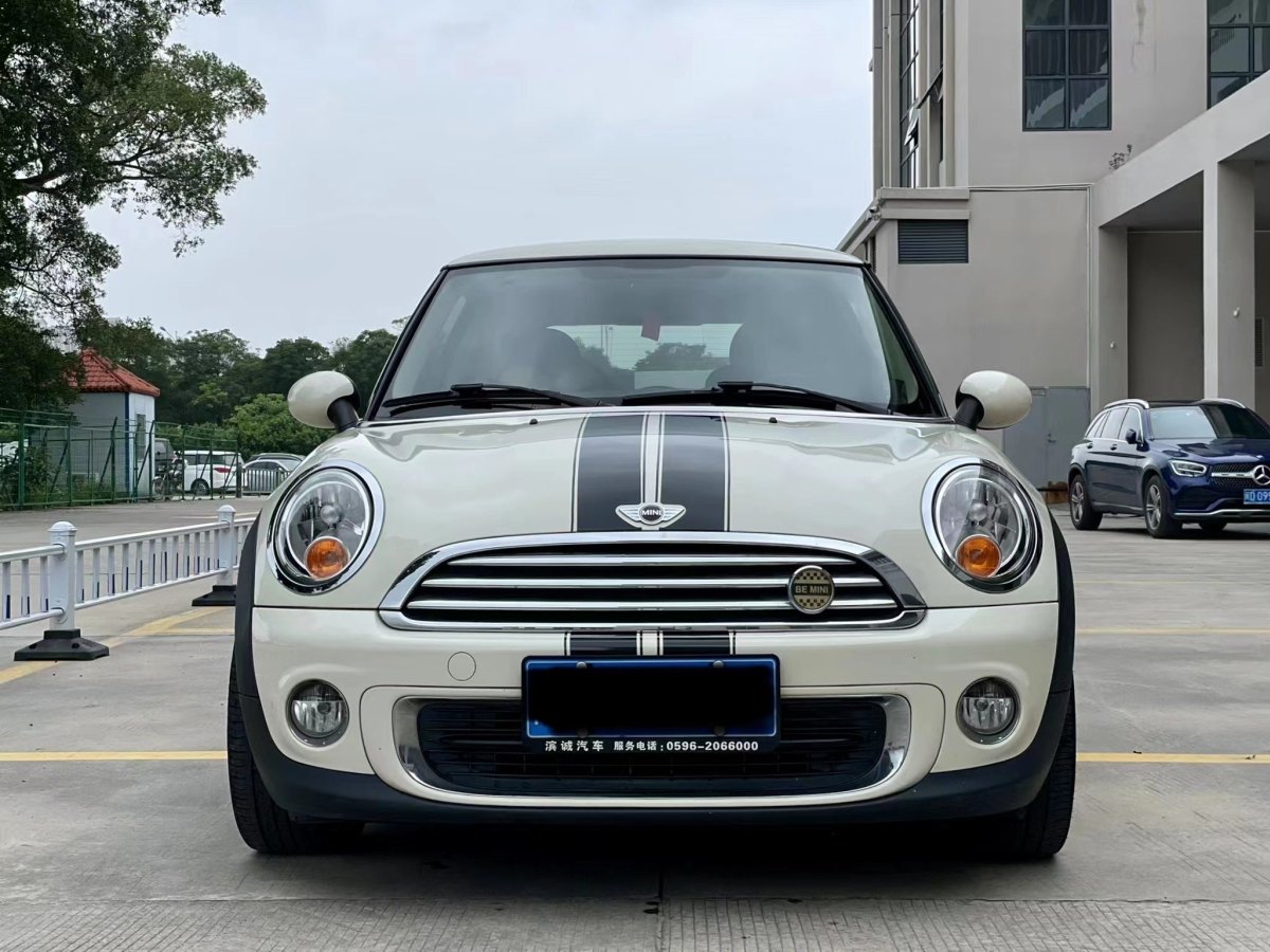 車輛圖片自用14年上牌迷你mini one,全車原版車況兩個面補漆,安全行駛