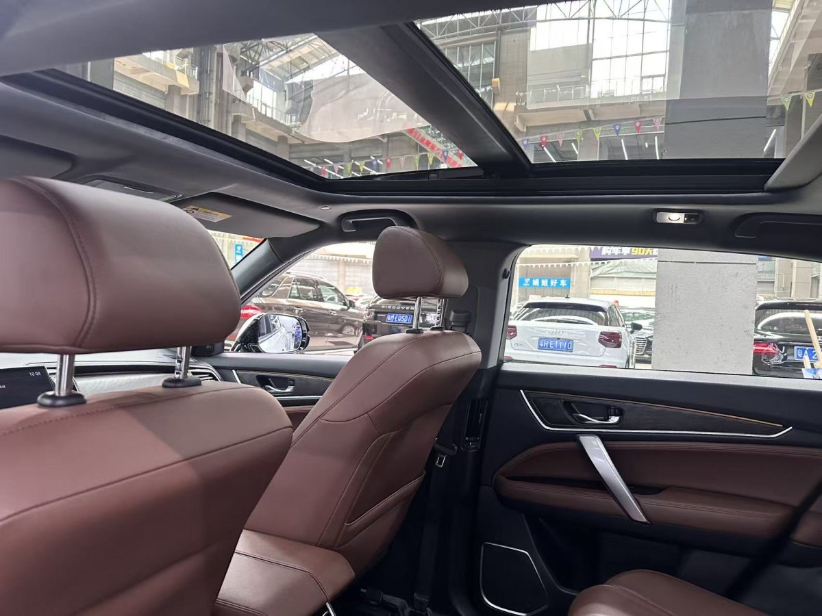 本田 UR-V  2023款 240TURBO 兩驅(qū)致雅版圖片