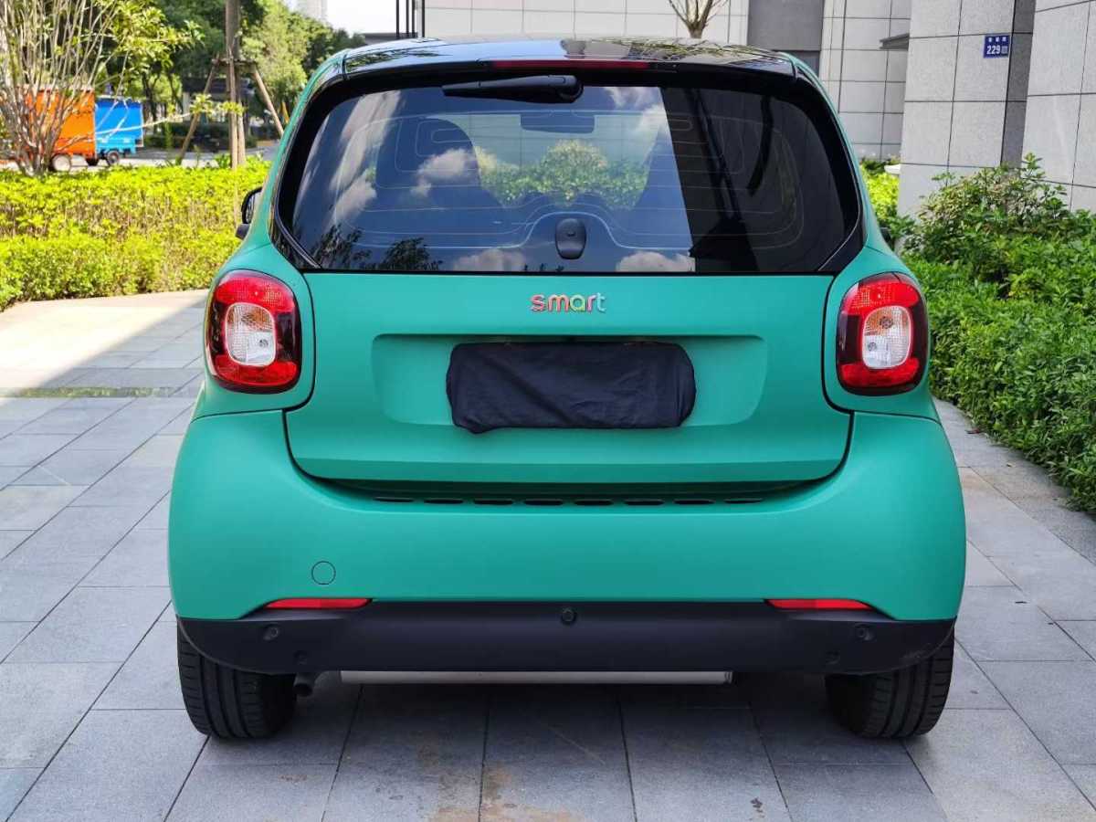 smart fortwo  2019款 0.9T 66千瓦硬顶先锋版 国VI图片