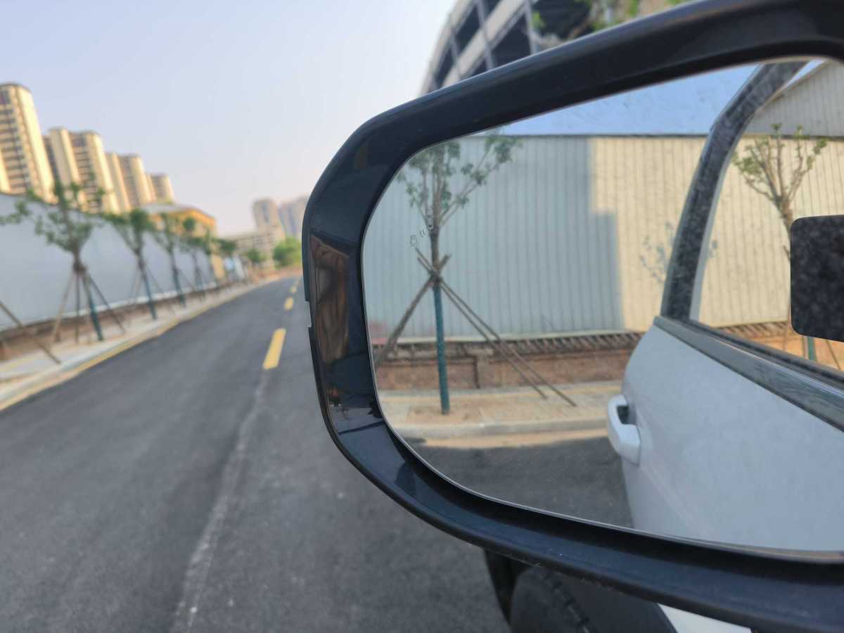 哈弗 哈弗大狗  2021款 改款 2.0T DCT四驅(qū)哮天犬版圖片
