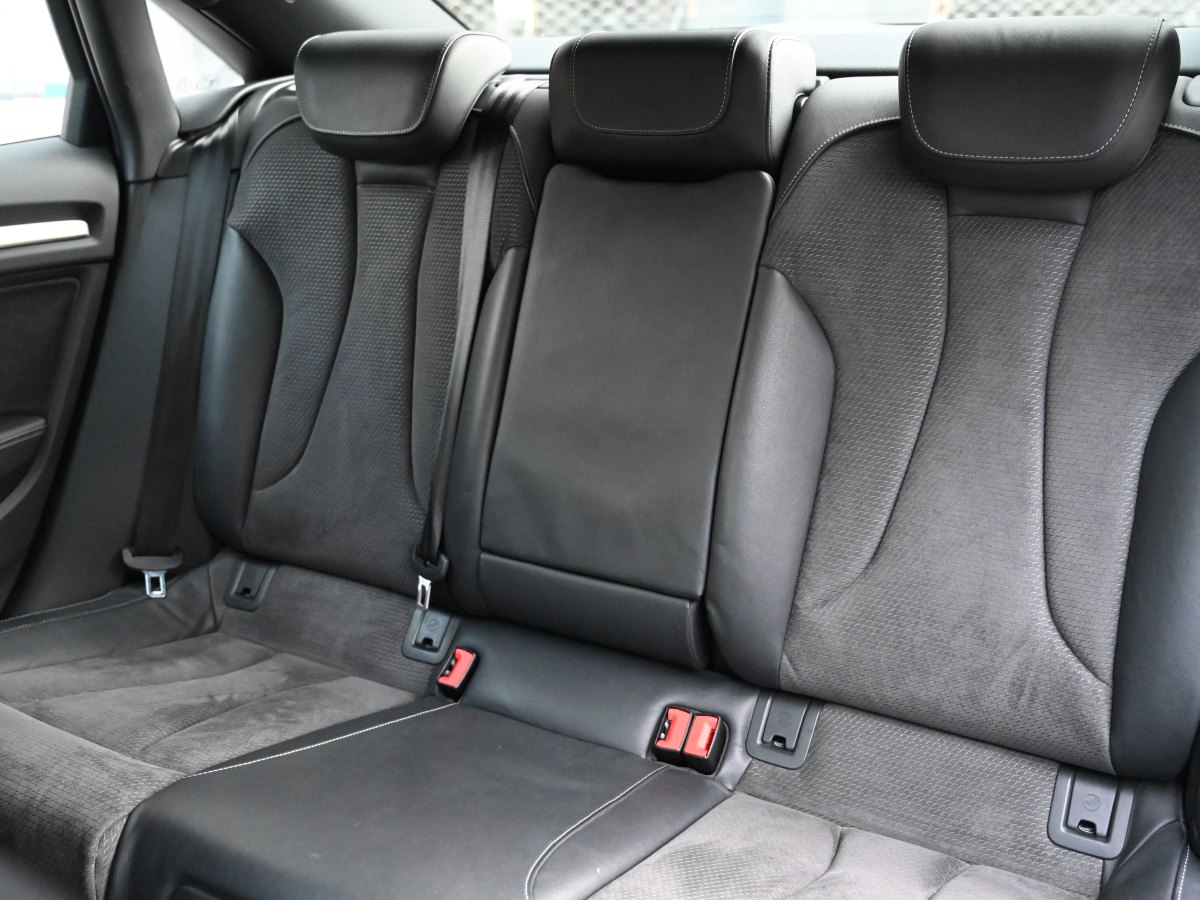 2018年7月奥迪 奥迪S3  2017款 改款 S3 2.0T Limousine
