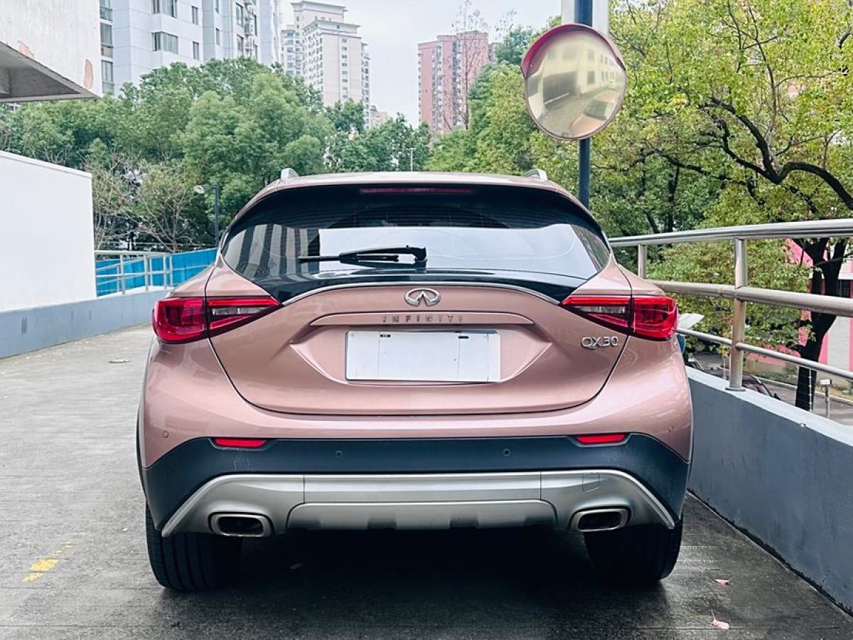 英菲尼迪 QX30  2018款 1.6T 兩驅(qū)時(shí)尚版圖片