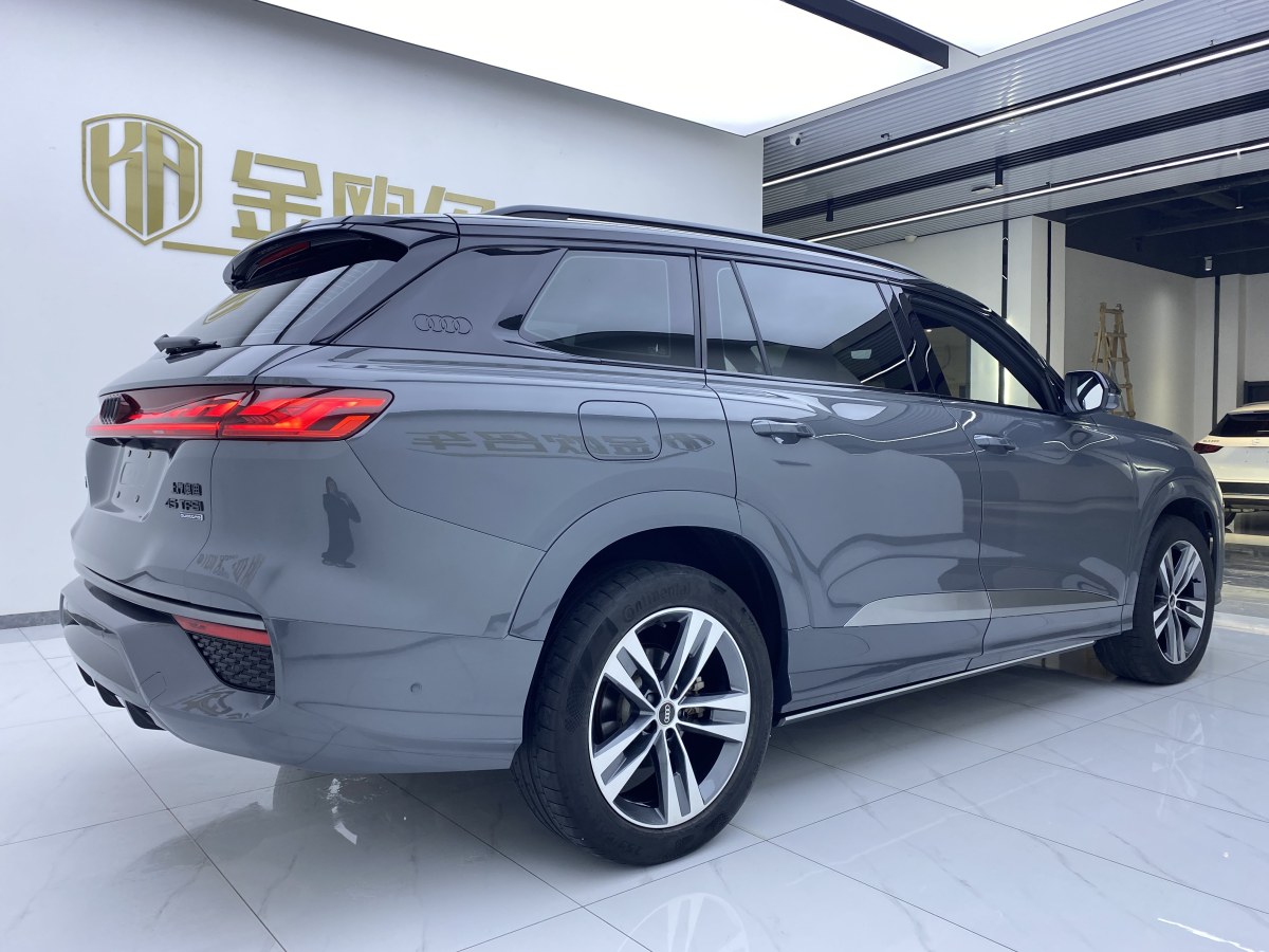 奧迪 奧迪Q6  2022款 45 TFSI quattro 齊云型 Light 飛騎套裝圖片