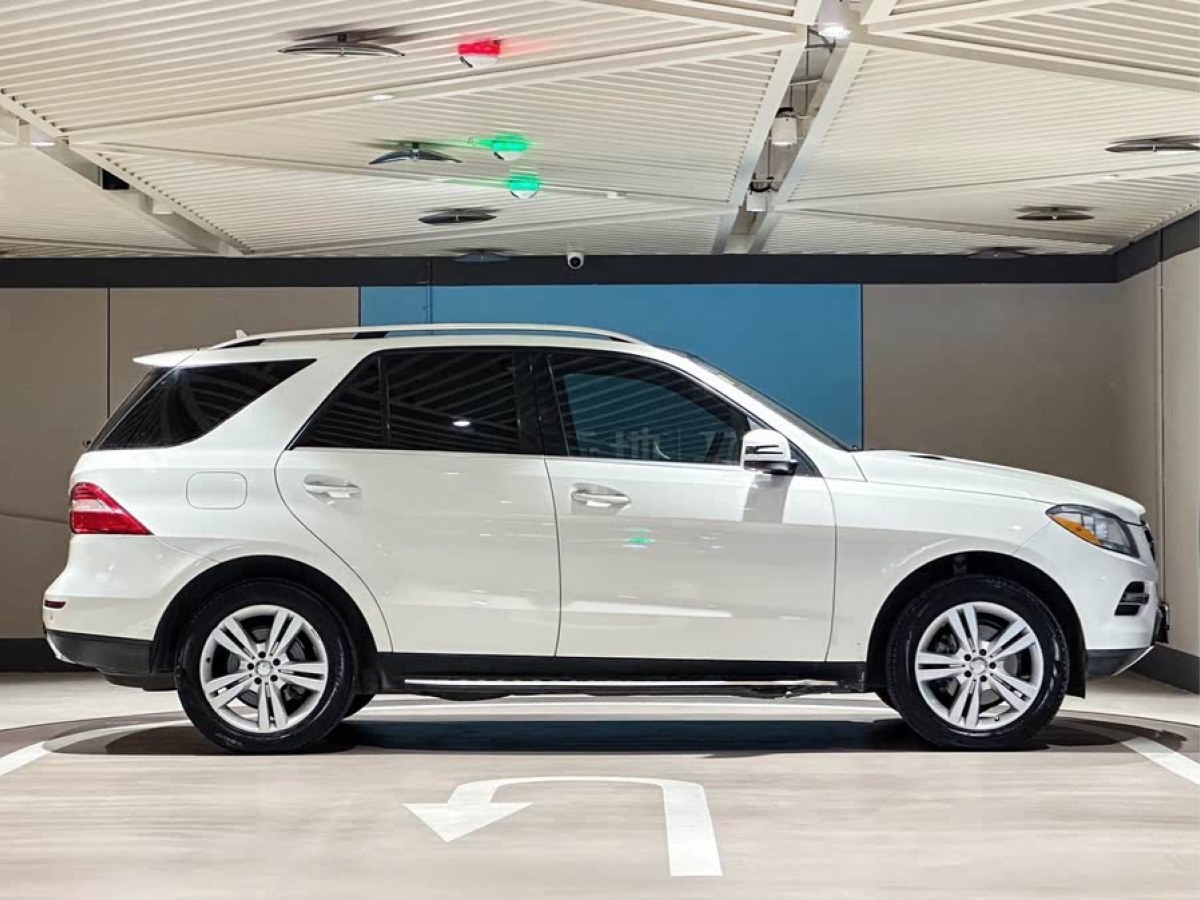 奔馳 奔馳M級(jí)  2013款 ML 350 美規(guī)版圖片