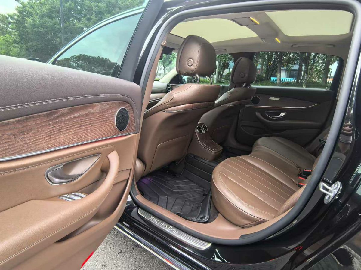 奔馳 奔馳E級(jí)  2022款 E 300 L 豪華型圖片