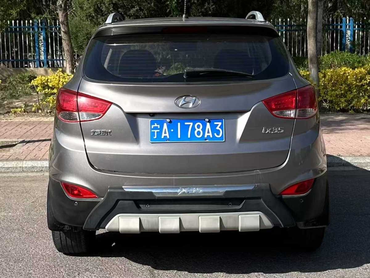 現(xiàn)代 ix35  2012款 2.0 GLS 四驅(qū)尊貴導(dǎo)航版圖片