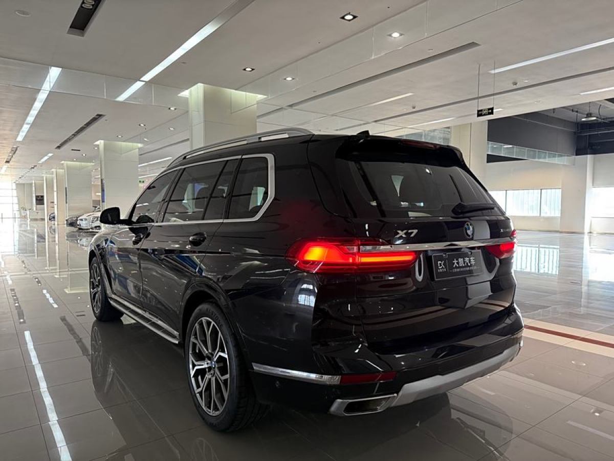 寶馬 寶馬X7  2020款 xDrive40i 領(lǐng)先型豪華套裝圖片