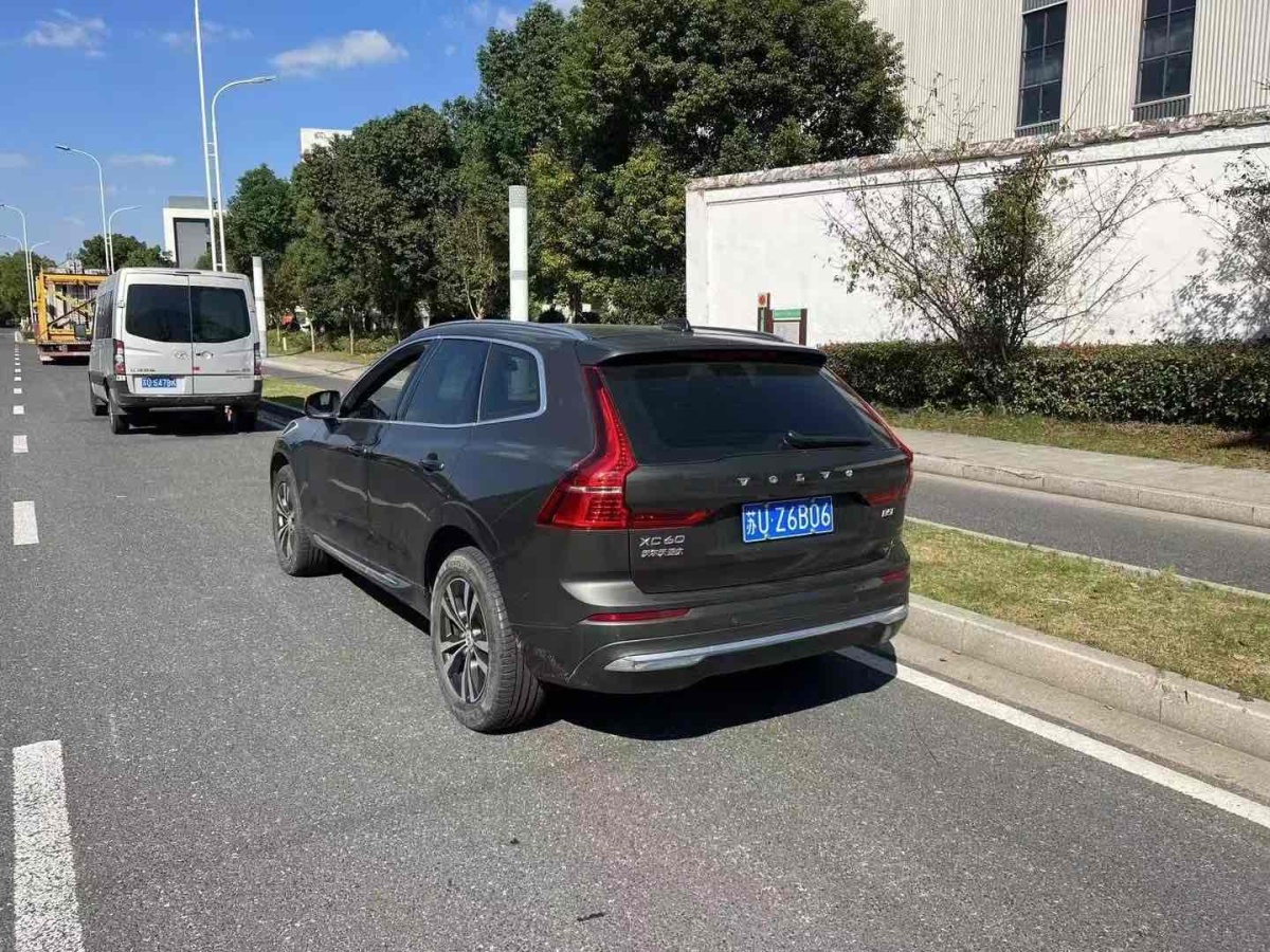 沃爾沃 XC60  2022款 B5 四驅(qū)智逸豪華版圖片