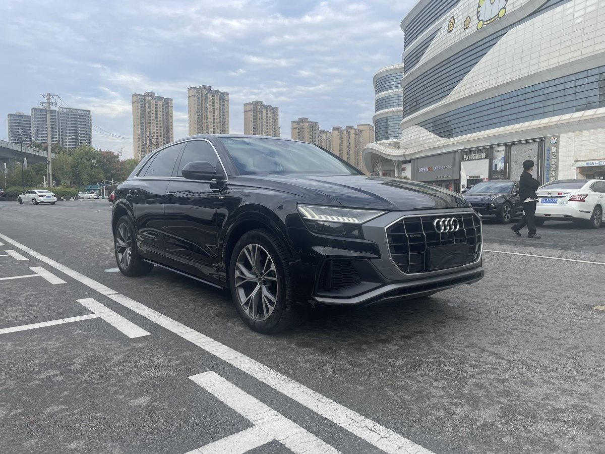 2022年6月奧迪 奧迪Q8  2022款 55 TFSI 豪華動(dòng)感型