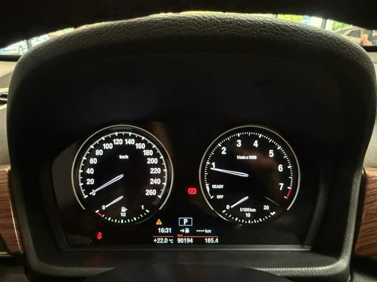 寶馬 寶馬X1  2019款 sDrive20Li 領(lǐng)先型圖片
