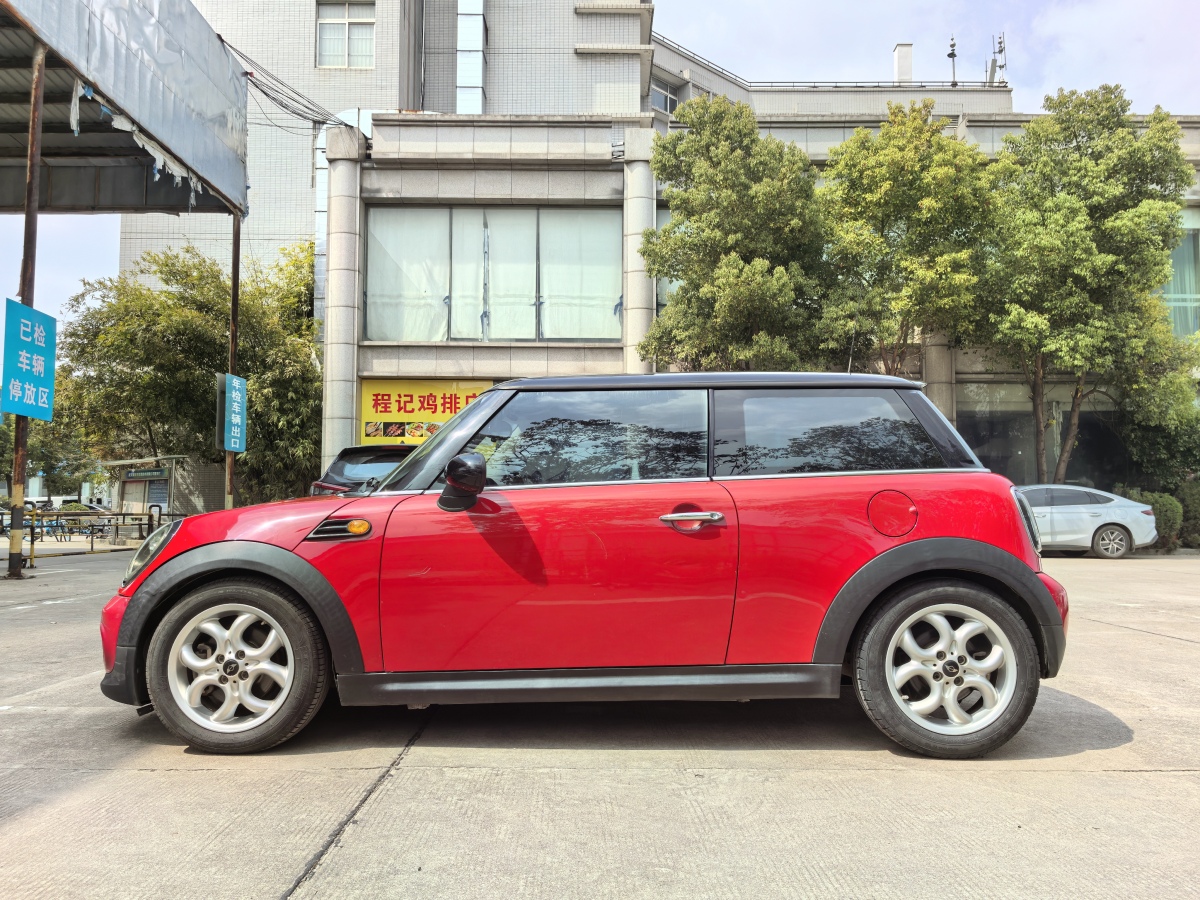 2012年4月MINI COUNTRYMAN  2011款 1.6L COOPER Fun