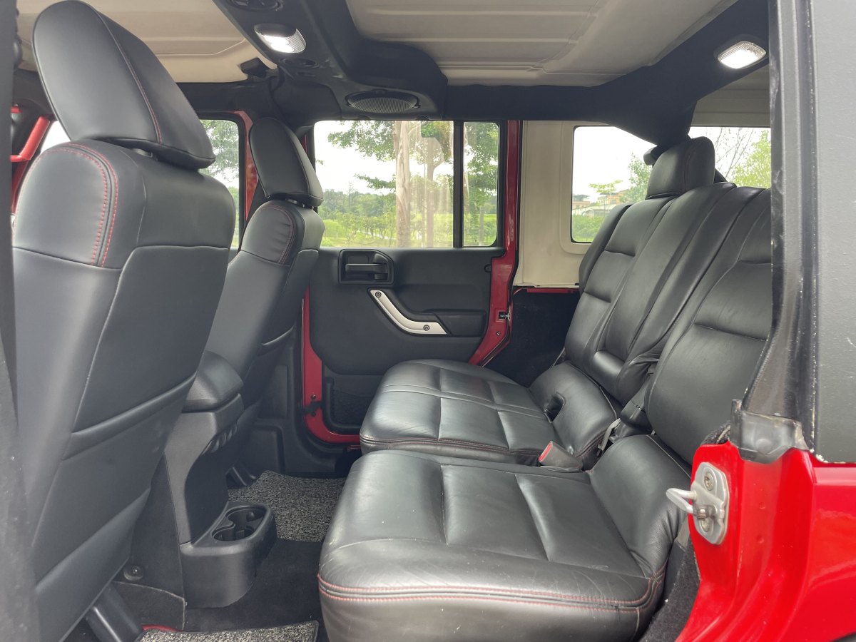Jeep 牧馬人  2011款 3.8L Sahara 四門版圖片