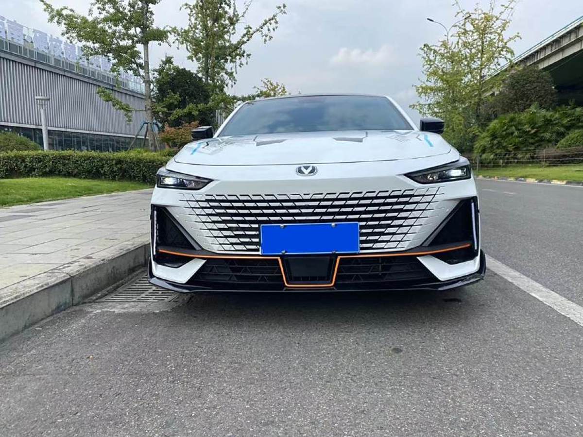 長安 長安UNI-V  2023款 1.5T 運(yùn)動(dòng)版圖片