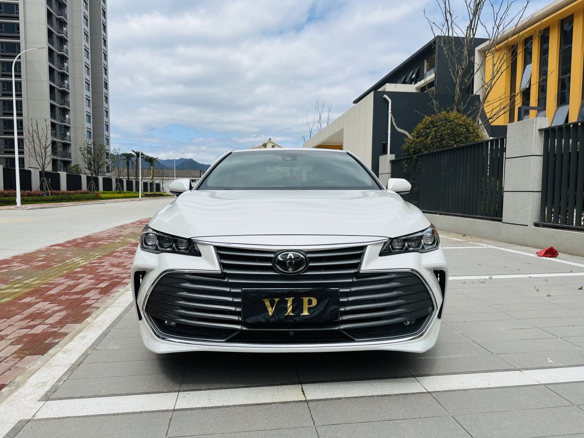 2021年2月丰田 亚洲龙  2019款 2.5L Touring尊贵版 国VI