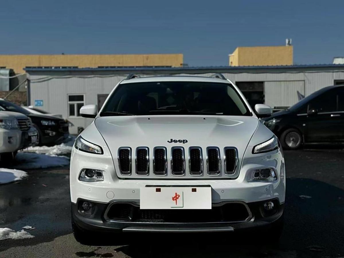 Jeep 自由光  2016款 2.4L 專業(yè)版圖片