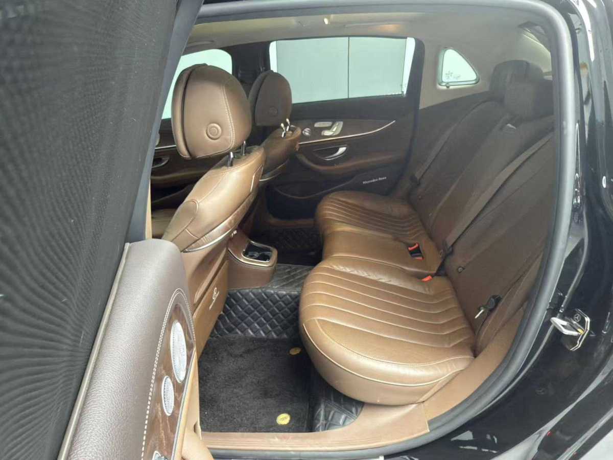 奔馳 奔馳E級(jí)  2021款 改款 E 300 L 尊貴型圖片