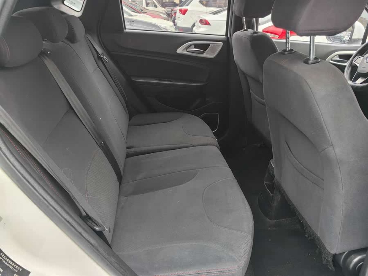 中華 V3  2015款 1.5L 自動(dòng)舒適型圖片