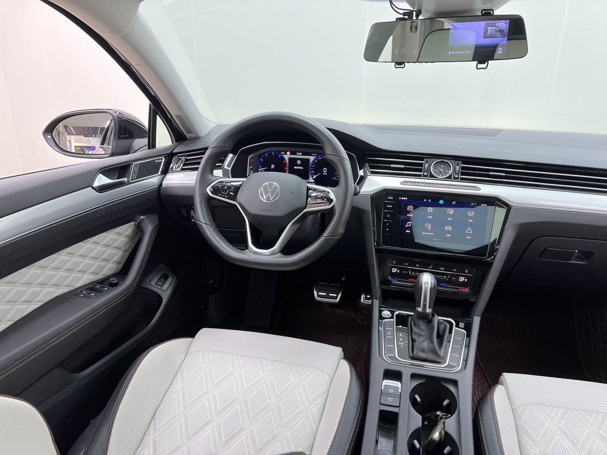大眾 邁騰  2023款 200萬(wàn)輛紀(jì)念版 380TSI DSG旗艦型圖片