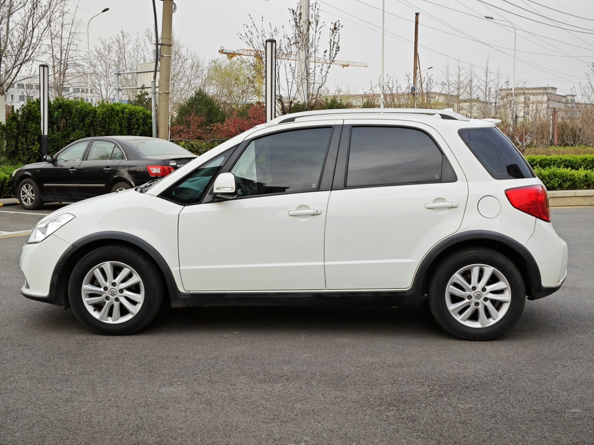 鈴木 天語 SX4  2013款 酷銳 1.6L 自動舒適型圖片