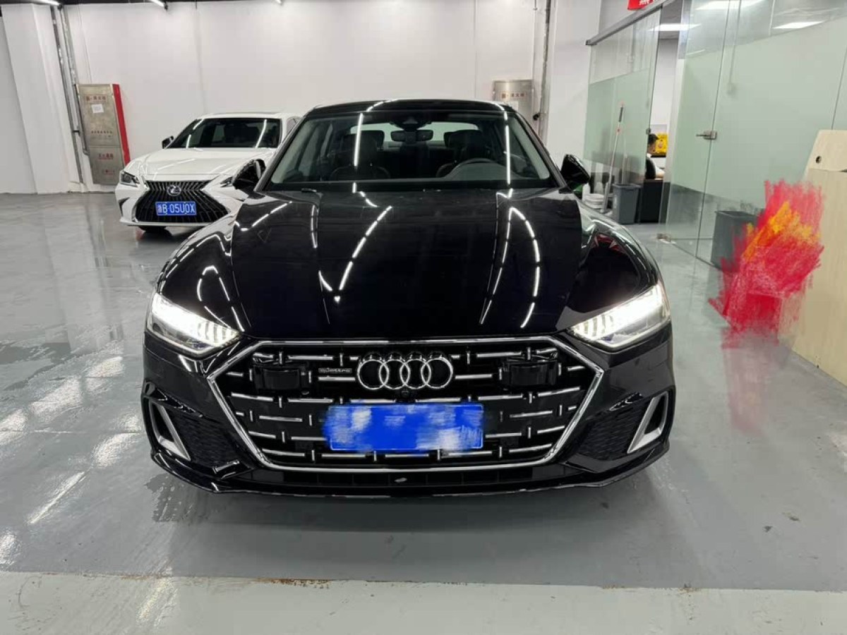 奧迪 奧迪A7L  2024款 45TFSI quattro S-line 見遠(yuǎn)型 流晶套裝圖片