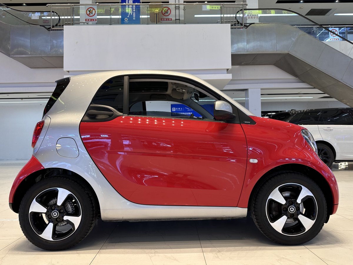 smart fortwo  2018款 1.0L 52千瓦硬頂激情版圖片