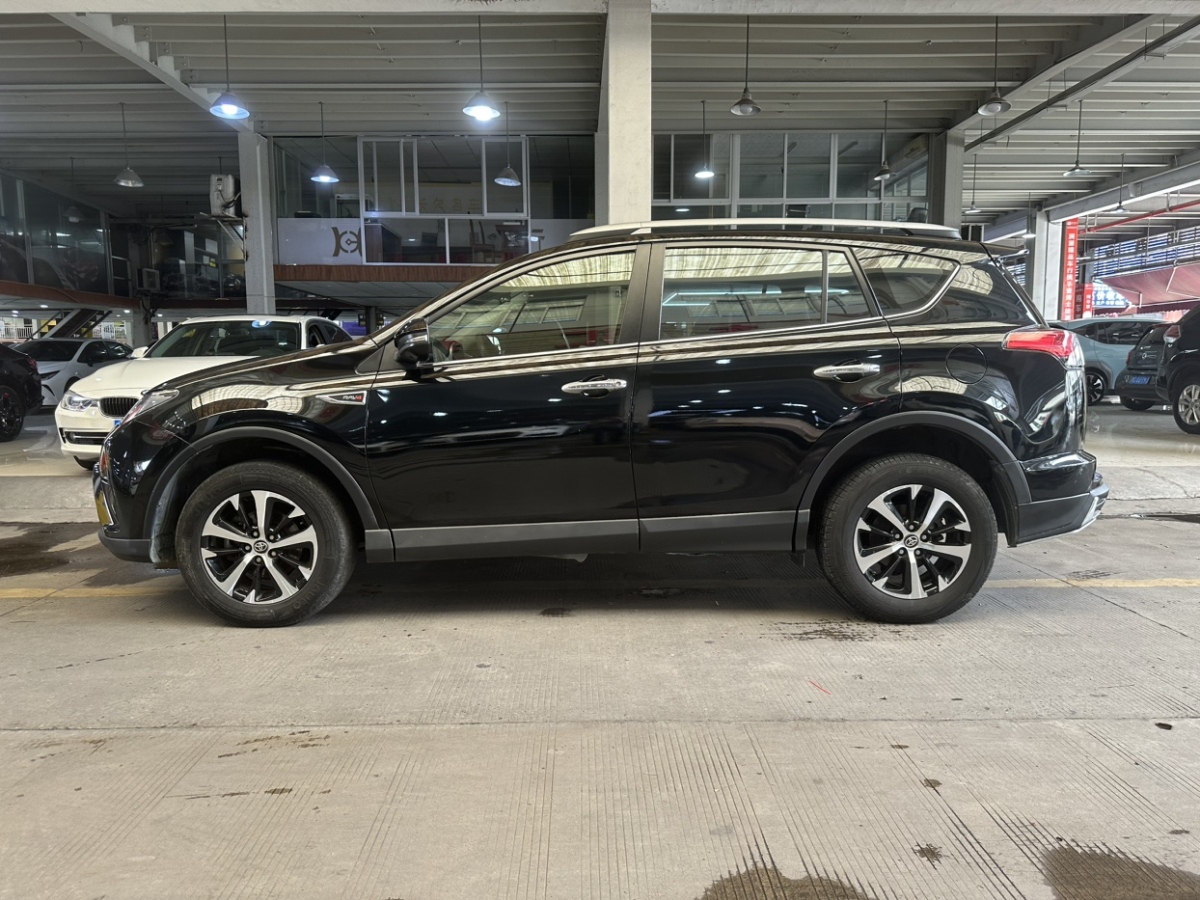 丰田 RAV4荣放  2018款 2.0L CVT两驱风尚X版图片