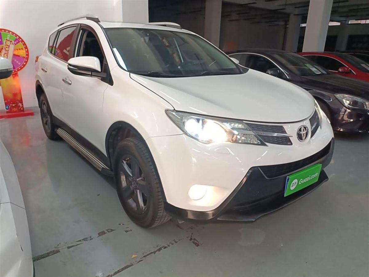 2014年5月豐田 RAV4榮放  2013款 2.5L 自動(dòng)四驅(qū)精英版