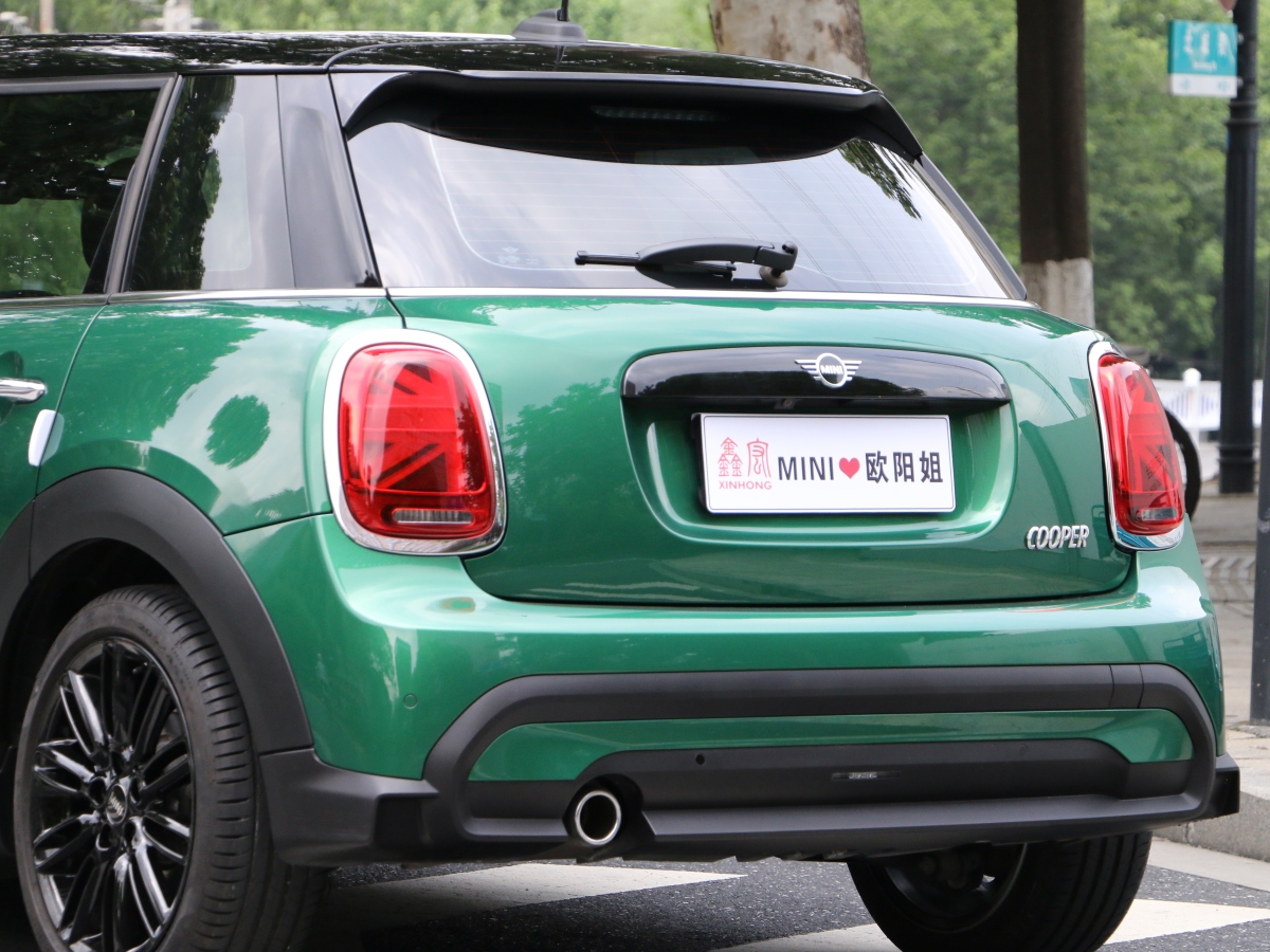 MINI MINI  2022款 改款 1.5T COOPER 經(jīng)典派 五門版圖片