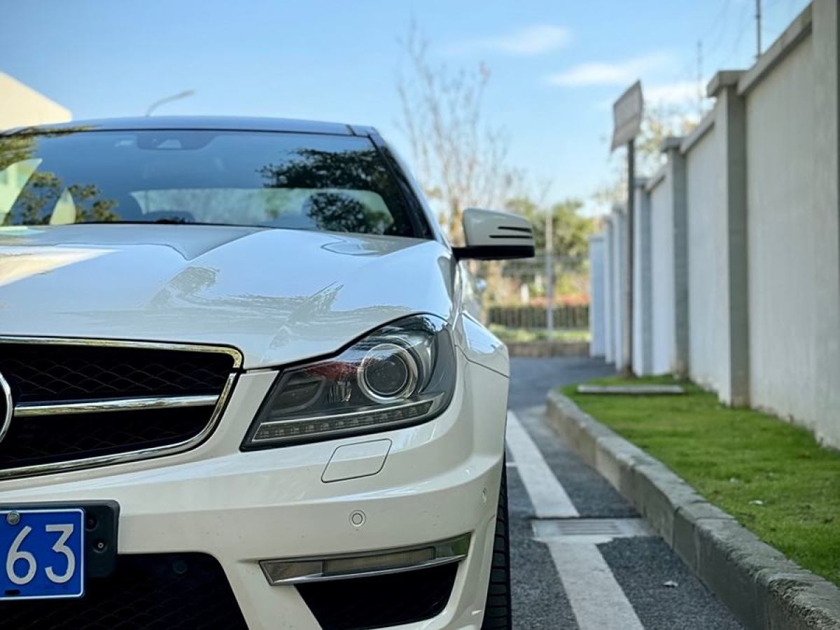 奔馳 奔馳C級(jí)AMG  2012款 AMG C 63 Coupe 動(dòng)感型圖片