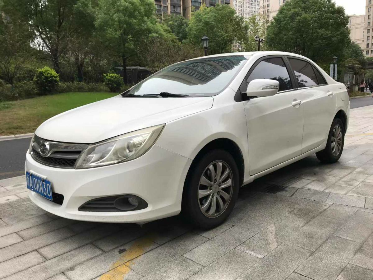 比亚迪 速锐  2013款 1.5L 手动尊贵型图片