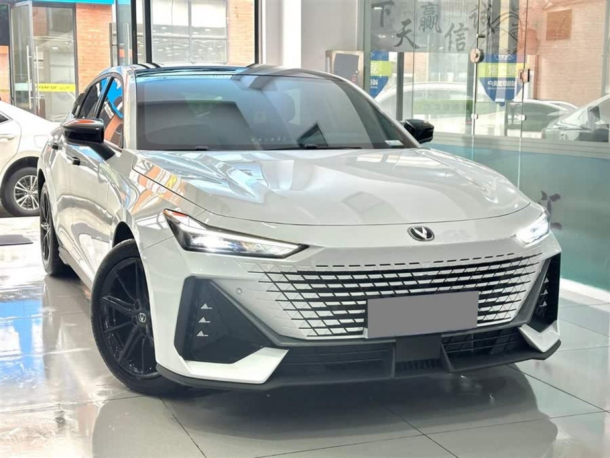 2023年1月長(zhǎng)安 長(zhǎng)安UNI-V  2022款 1.5T 尊貴型