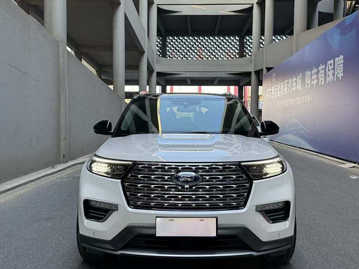 福特 探險(xiǎn)者  2023款 EcoBoost 285 四驅(qū)鈦金版 6座圖片