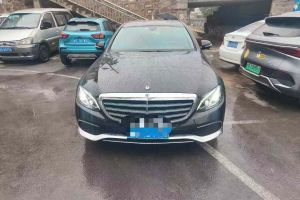 奔驰E级 奔驰 E 300 L 豪华型