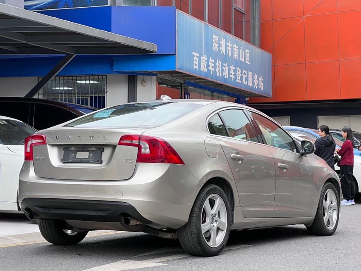 沃爾沃 S60  2013款 T5 舒適版圖片