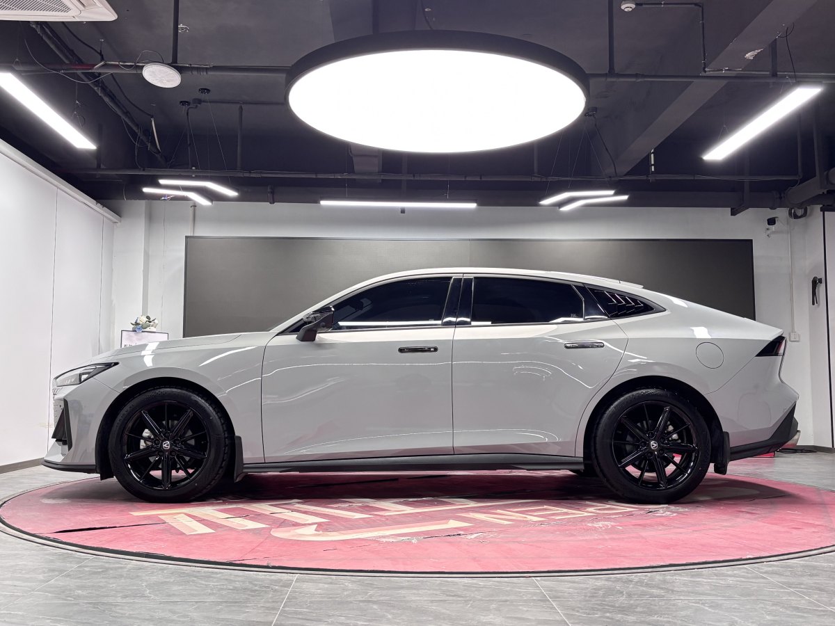 長(zhǎng)安 長(zhǎng)安UNI-V  2022款 1.5T 尊貴型圖片