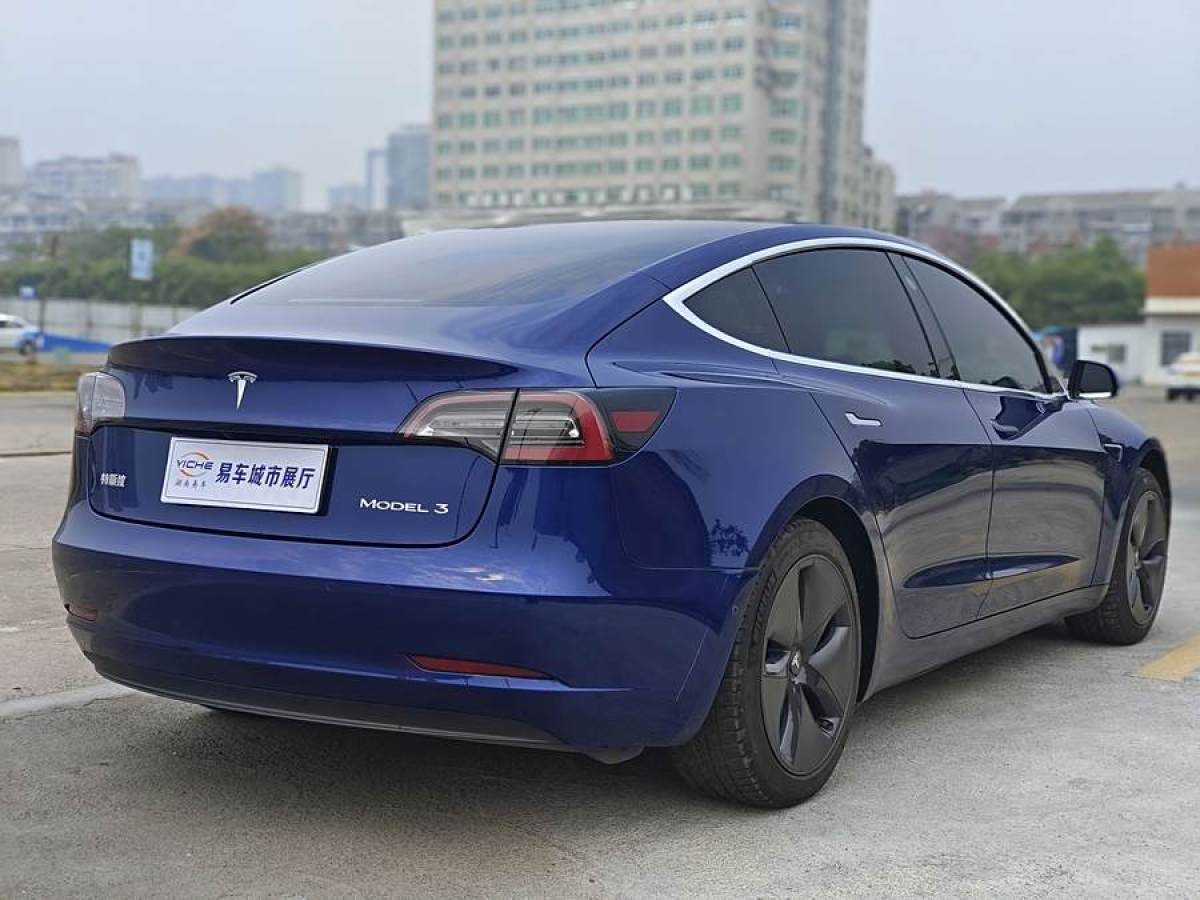 特斯拉 Model 3  2020款 改款 標(biāo)準(zhǔn)續(xù)航后驅(qū)升級(jí)版圖片