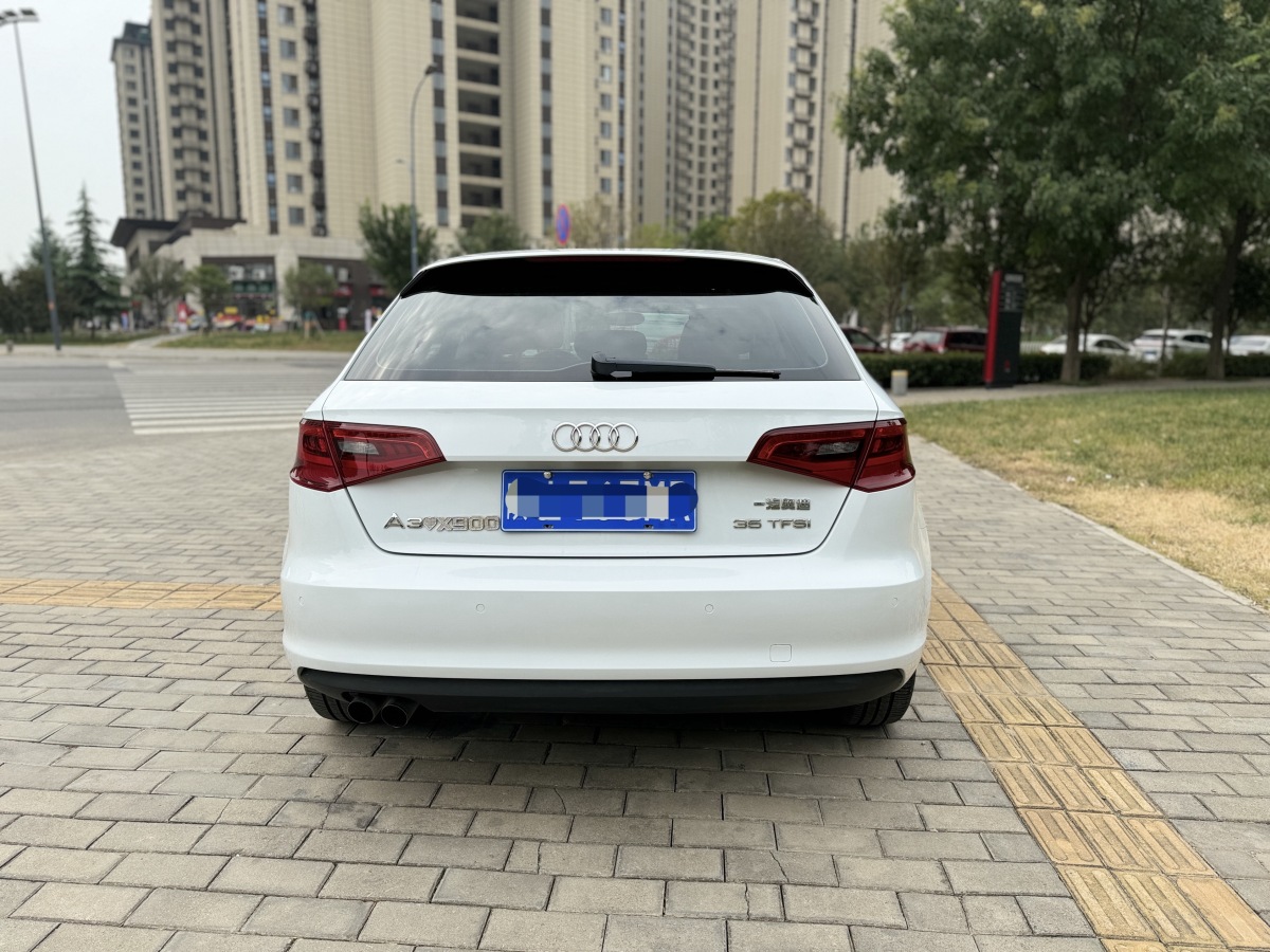 2014年10月奧迪 奧迪A3  2014款 Sportback 35 TFSI 自動(dòng)時(shí)尚型