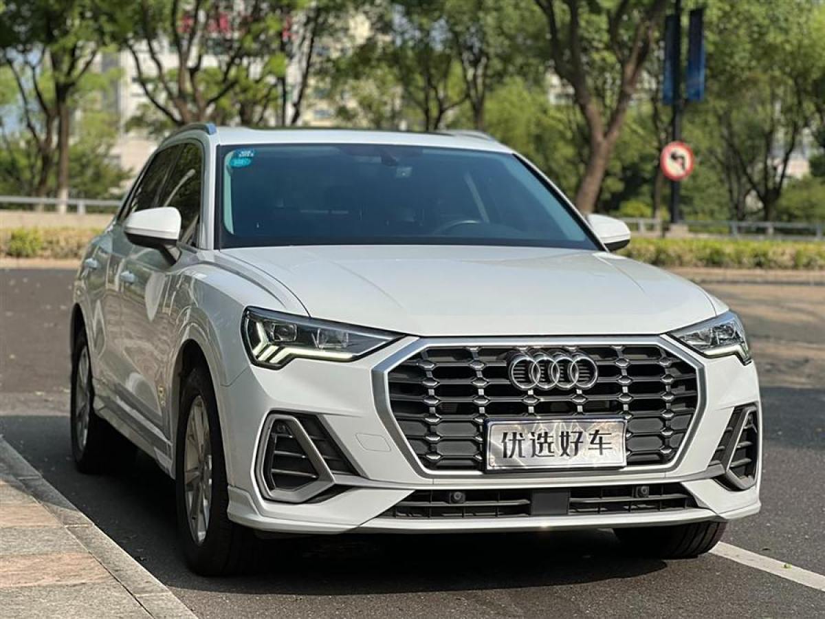 奧迪 奧迪Q3  2019款  35 TFSI 進(jìn)取動感型圖片