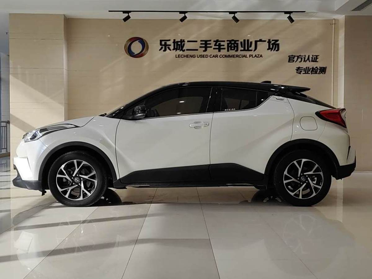 豐田 C-HR  2020款 2.0L 領(lǐng)先版圖片