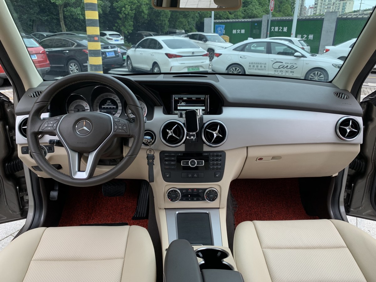 奔驰 奔驰GLK级  2013款 GLK 300 4MATIC 时尚型图片