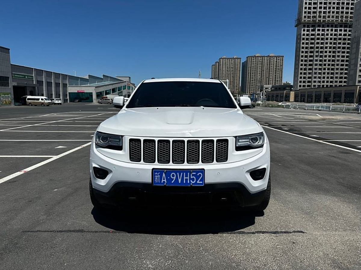 2017年10月Jeep 大切諾基  2015款 3.0TD 柴油 舒享導(dǎo)航版