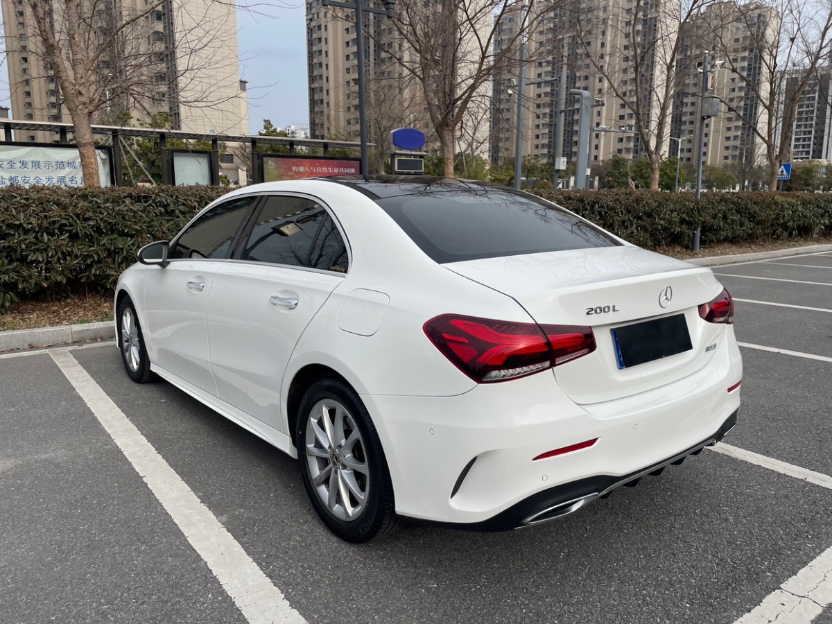 2020年03月奔驰 奔驰A级  2020款 A 200 L 运动轿车