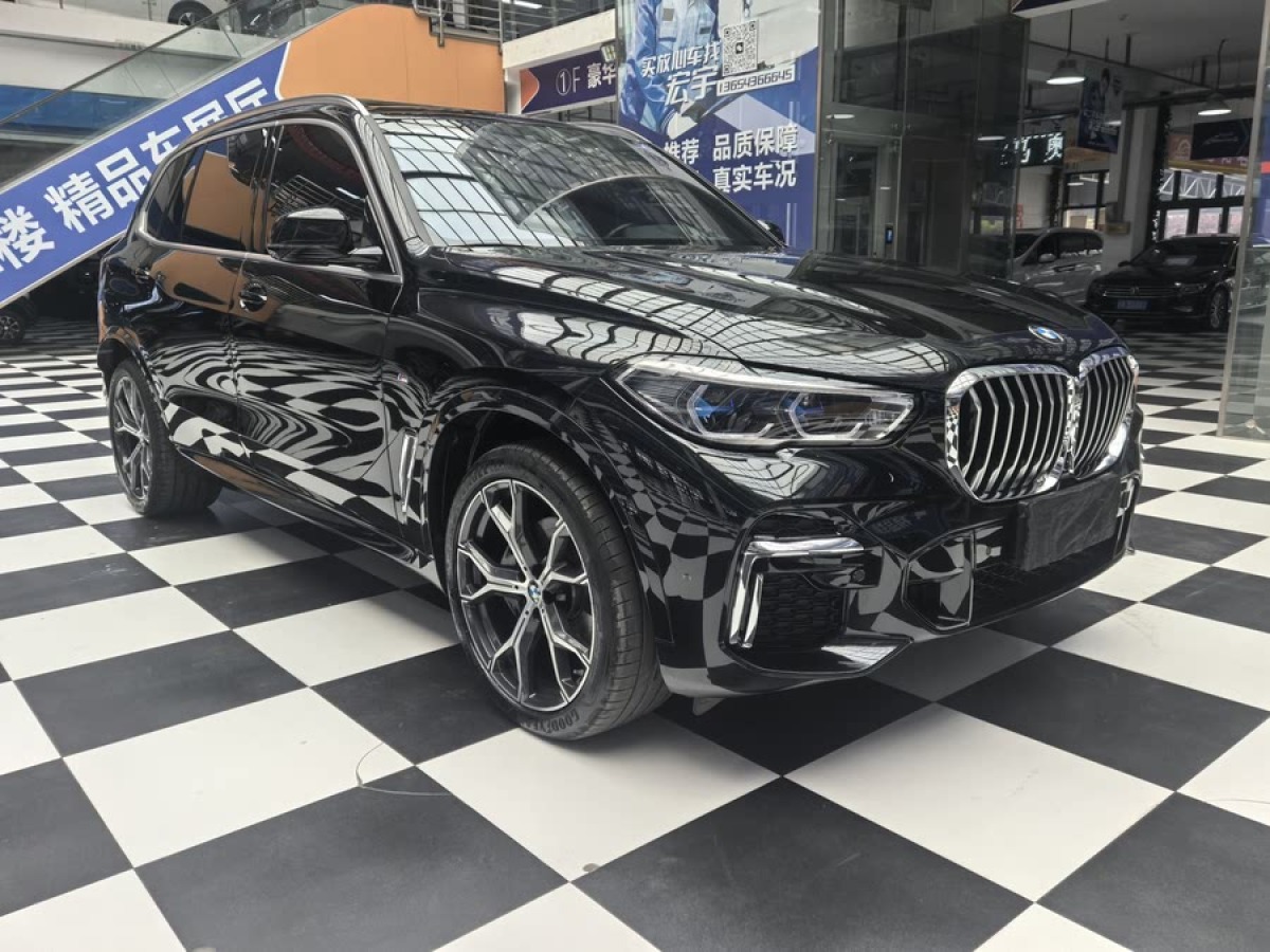 寶馬 寶馬X5  2022款 改款 xDrive 40Li M運(yùn)動(dòng)套裝圖片