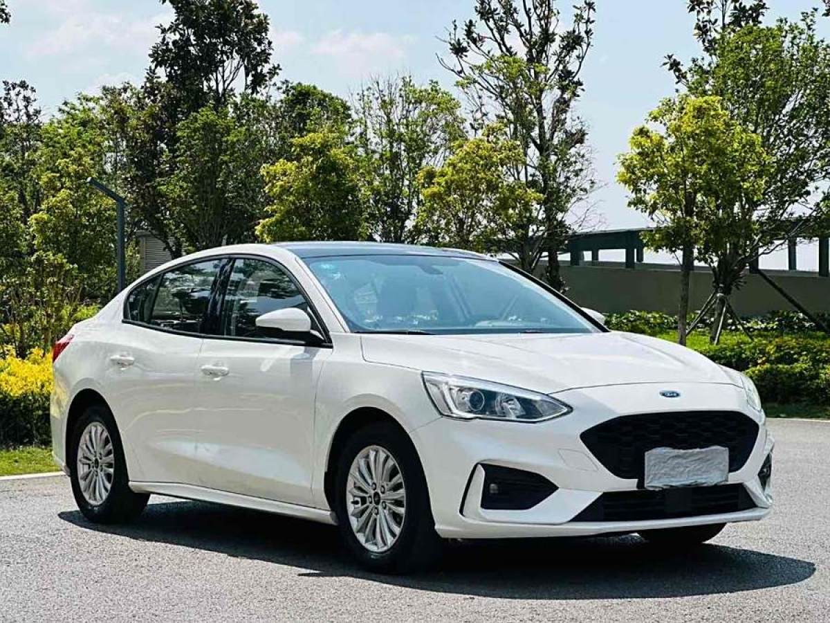 福特 福克斯  2020款 三廂 EcoBoost 180 自動鋒潮型圖片