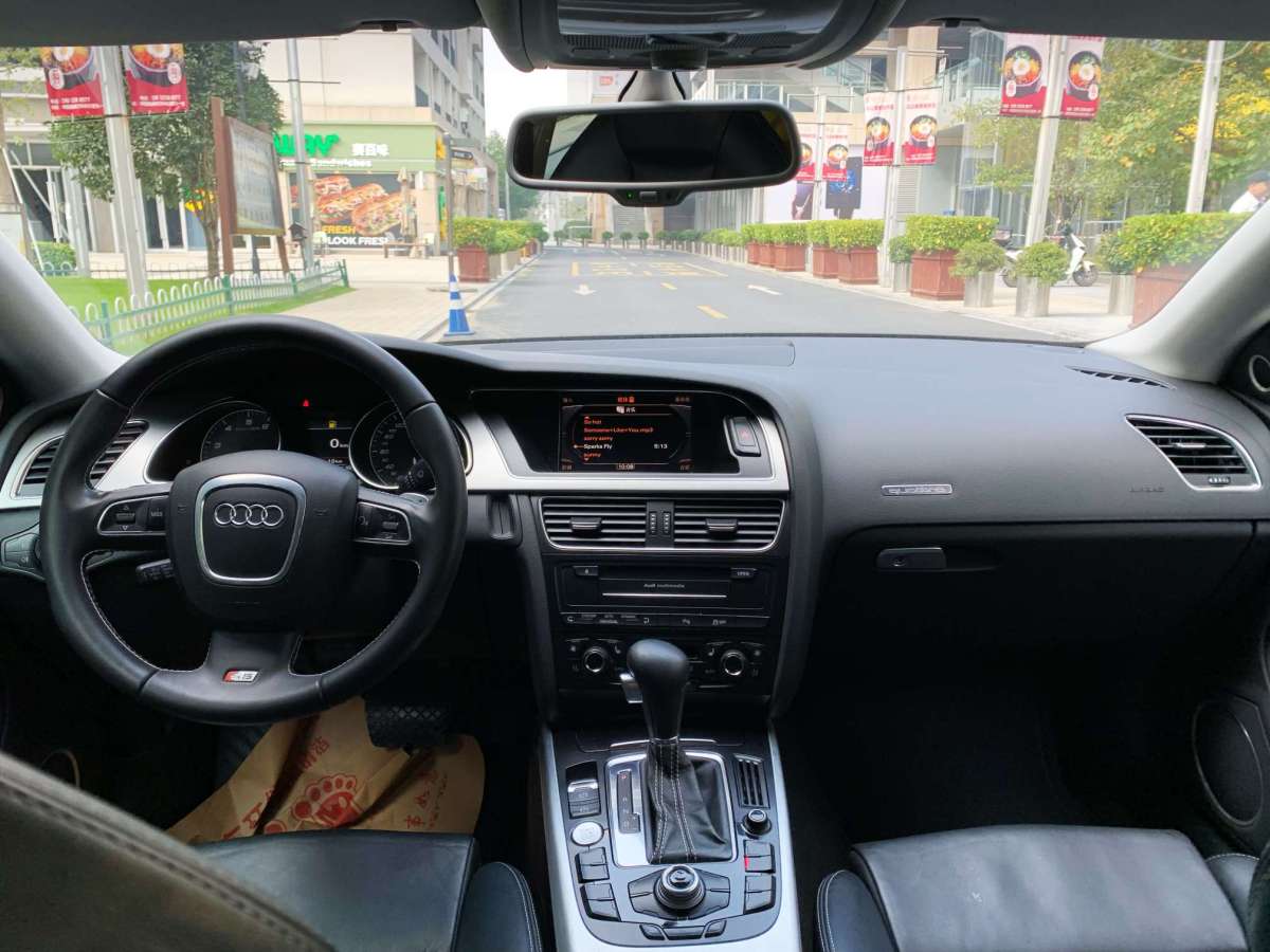 2011年10月奧迪 奧迪S5  2010款 S5 3.0T Sportback