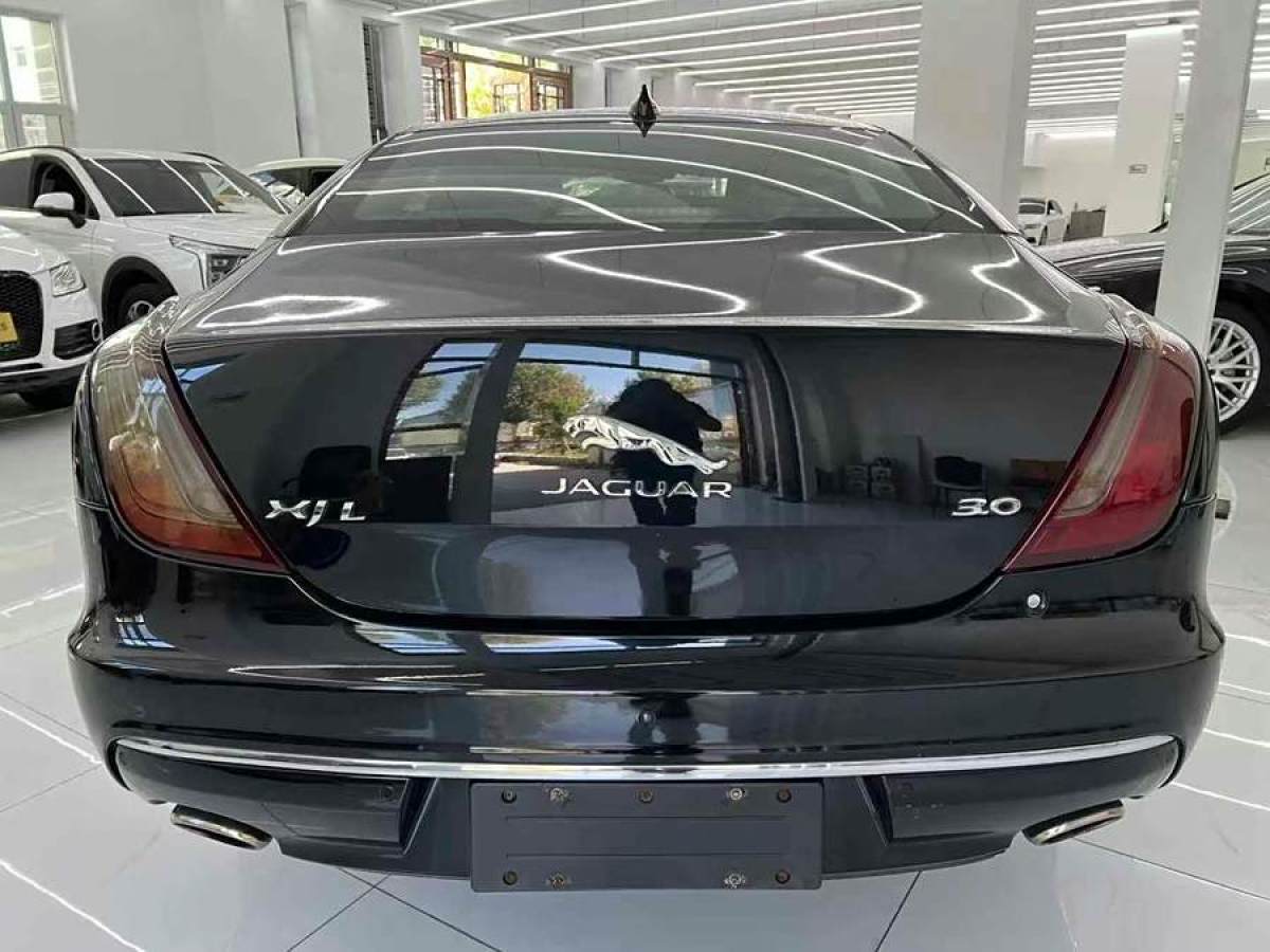 捷豹 XJ  2016款 XJL 3.0 SC 兩驅(qū)典雅商務(wù)版圖片