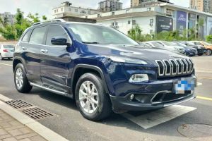 自由光 Jeep 2.0L 兩驅優(yōu)享版