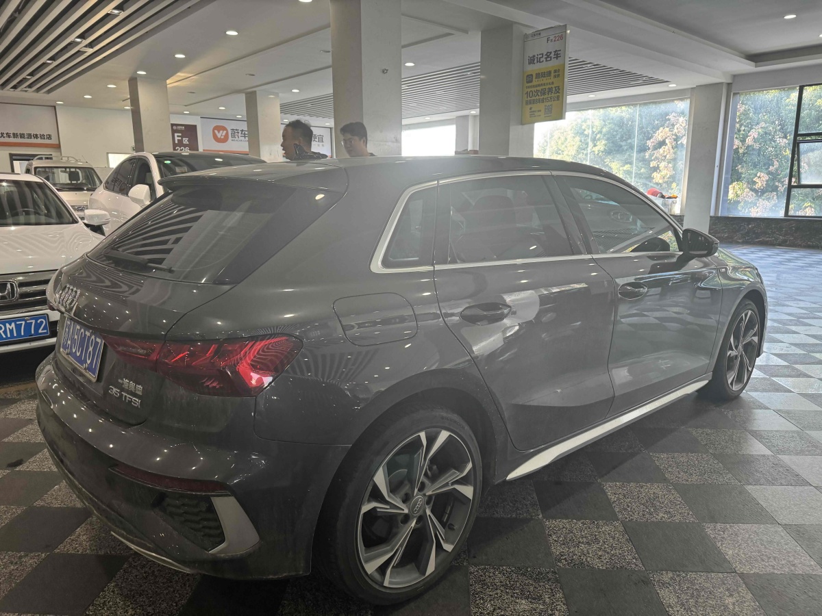 奧迪 奧迪A3  2021款 Sportback 35 TFSI 豪華運(yùn)動(dòng)型圖片