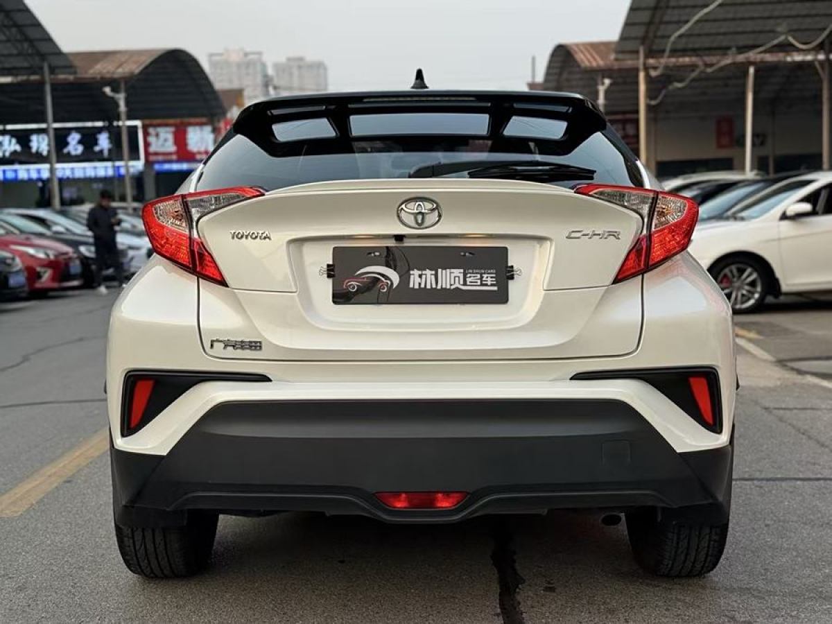 豐田 C-HR  2020款 2.0L 酷越領(lǐng)先版圖片