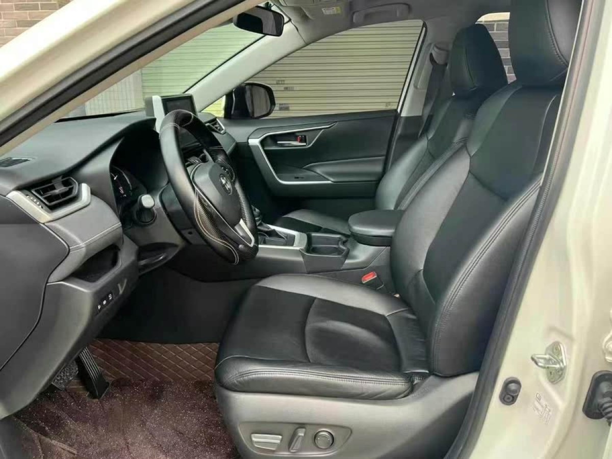 豐田 RAV4榮放  2021款 2.0L CVT兩驅(qū)風(fēng)尚版圖片